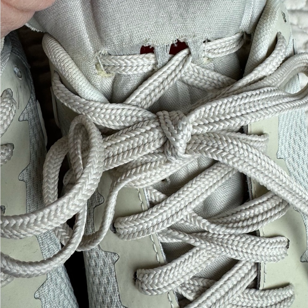 Veja Sneakers size 9 - Picture 6 of 10